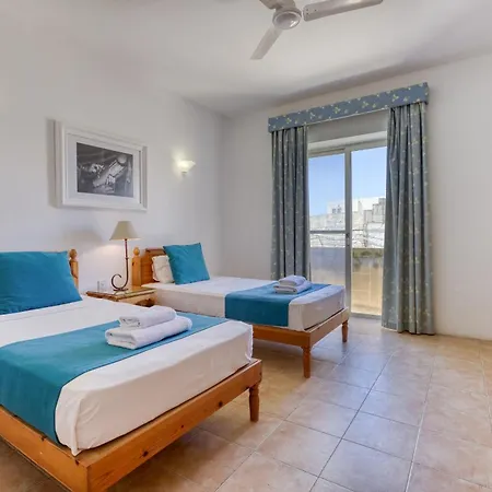 Ta Frenc アパート